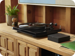 Sonos Port Neptune_Lifestyle-Turntable-Alt-Q4FY19_MST-MST_JPGDIGITAL_fid52022.jpg.png Y